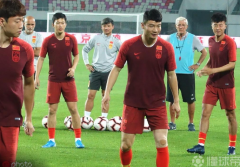 ����������ַ������׼���˸��ַ�